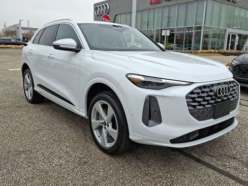 New 2025 Audi Q5 Premium Plus image 2