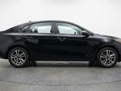 Used 2024 Kia Forte LXS FWD image 11