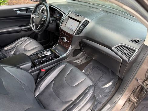 Used 2019 Ford Edge Titanium w/ Equipment Group 301A FWD image 31