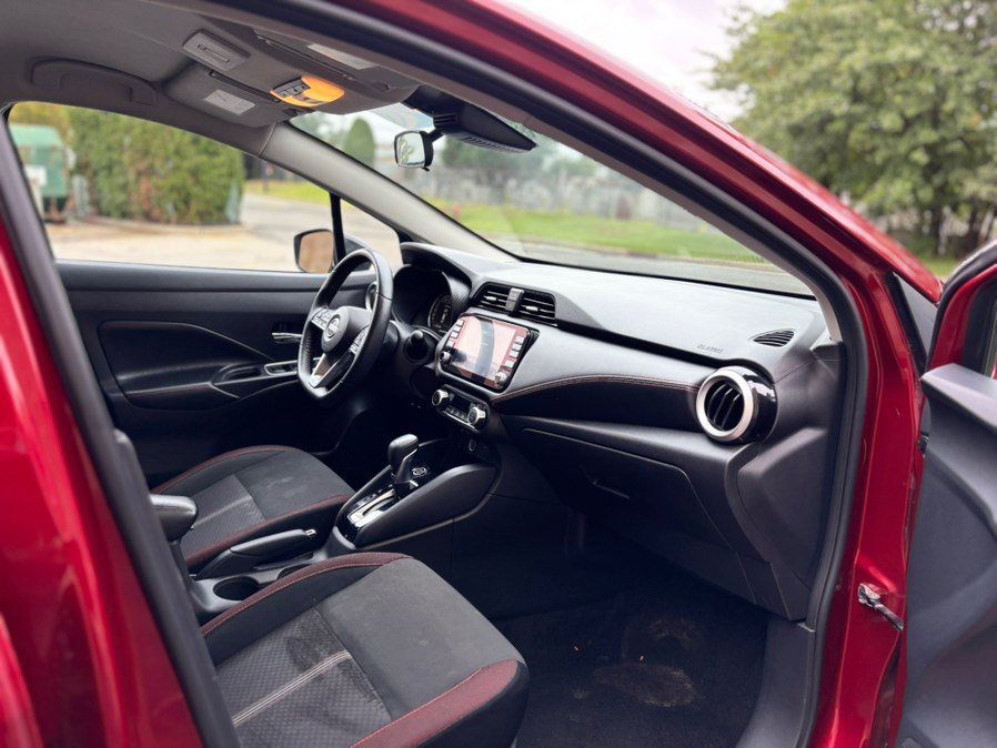 Used 2024 Nissan Versa SR FWD image 23
