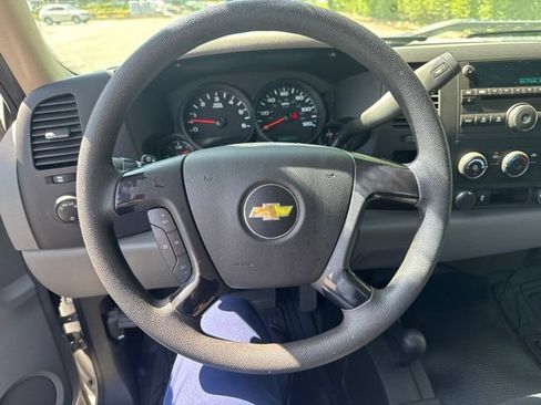 Used 2013 Chevrolet Silverado 1500 W/T AWD/4WD image 9