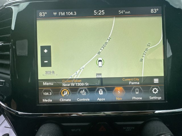 Used 2019 Jeep Grand Cherokee Altitude AWD/4WD image 21