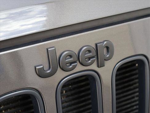 Used 2017 Jeep Wrangler Unlimited Sahara AWD/4WD image 25
