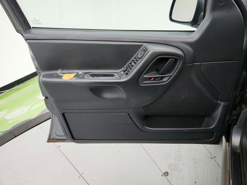 Used 2002 Jeep Grand Cherokee Sport image 20