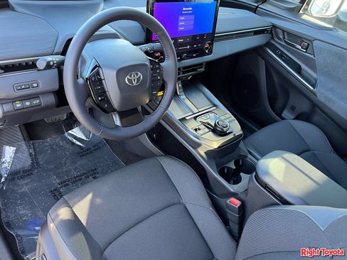 Used 2026 Toyota C-HR AWD/4WD image 20