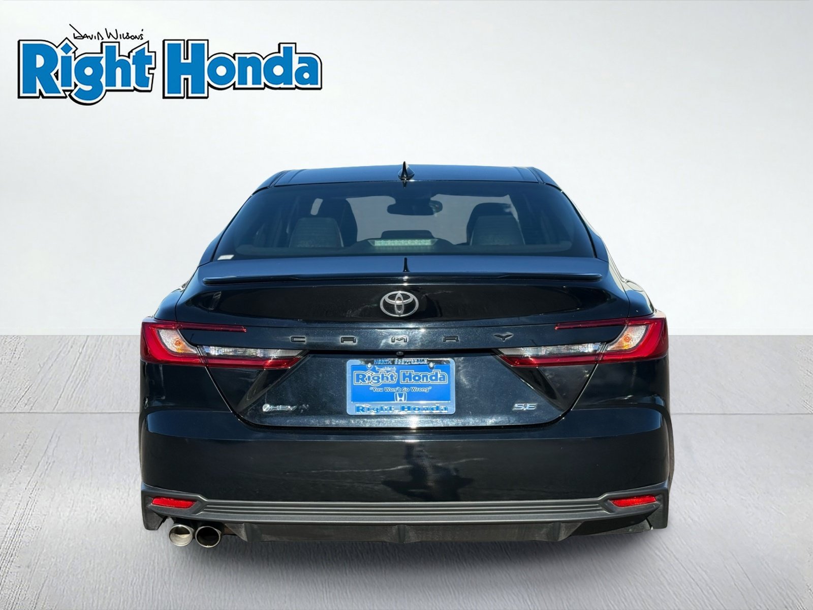 Used 2025 Toyota Camry SE FWD image 7