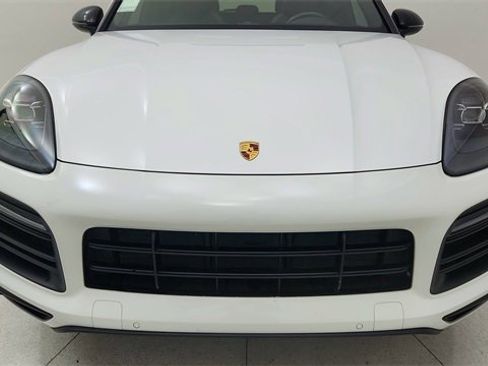 Used 2021 Porsche Cayenne Base image 8
