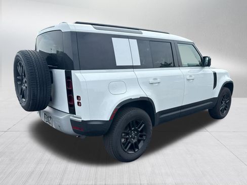 Used 2025 Land Rover Defender 110 S AWD/4WD image 4