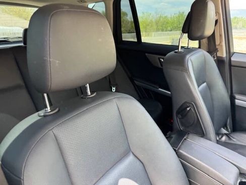 Used 2011 Mercedes-Benz GLK 350 2WD image 26