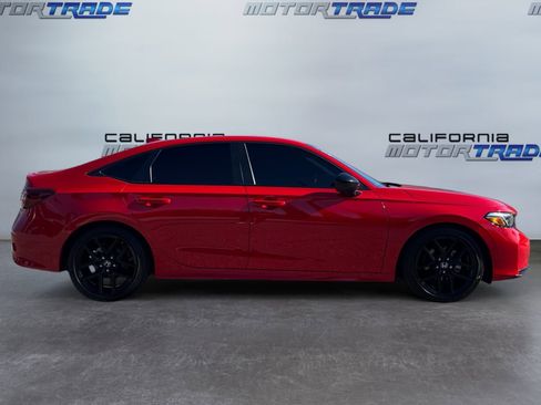 Used 2025 Honda Civic Sport image 4