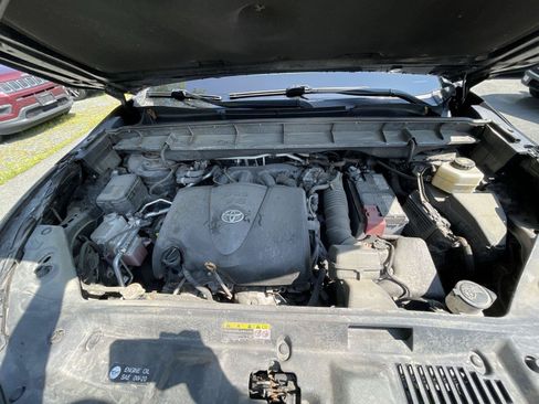 Used 2021 Toyota Highlander Platinum AWD/4WD image 11