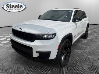 Used 2023 Jeep Grand Cherokee L Limited w/ Black Appearance Package AWD/4WD video 1
