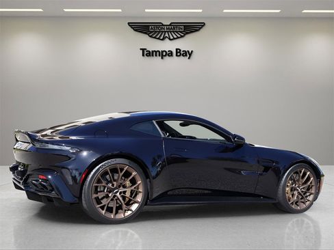 Used 2025 Aston Martin V8 Vantage Coupe image 4