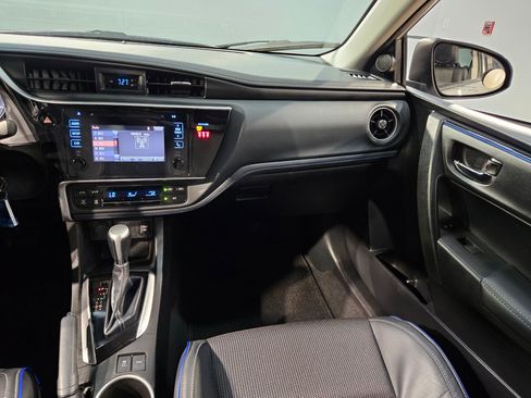 Used 2019 Toyota Corolla SE FWD image 11