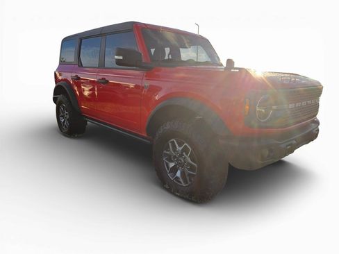 Used 2023 Ford Bronco Badlands image 2