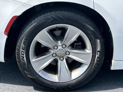 Used 2016 Dodge Charger SXT w/ Driver Confidence Group RWD image 9