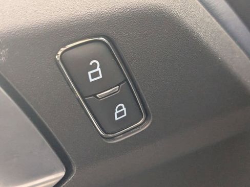 Used 2024 Ford Bronco Outer Banks image 11