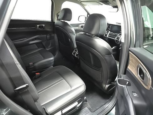 Used 2021 Kia Sorento EX AWD/4WD image 17