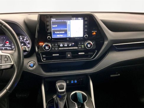 Used 2022 Toyota Highlander XSE image 9