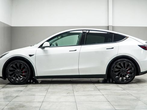 Used 2023 Tesla Model Y Performance AWD/4WD image 10