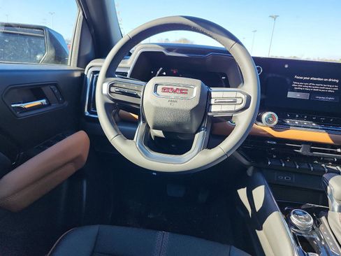 New 2026 GMC Canyon AT4 image 8