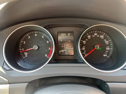 Used 2015 Volkswagen Jetta SE FWD image 13