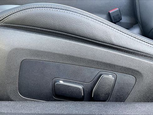 Used 2026 BMW 230i Coupe w/ Convenience Package RWD image 34