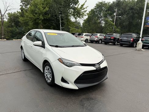 Used 2018 Toyota Corolla LE w/ Carpet Mat Package (TMS) FWD image 4