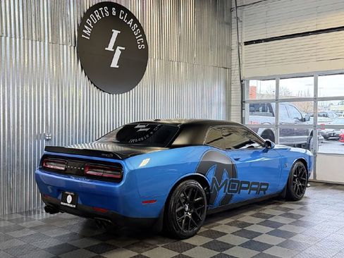 Used 2016 Dodge Challenger Scat Pack image 3