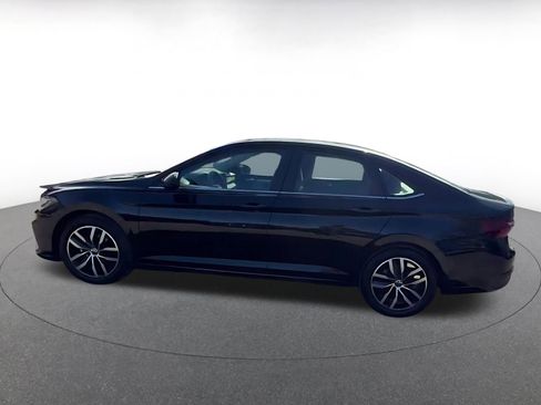 Used 2025 Volkswagen Jetta SE image 9