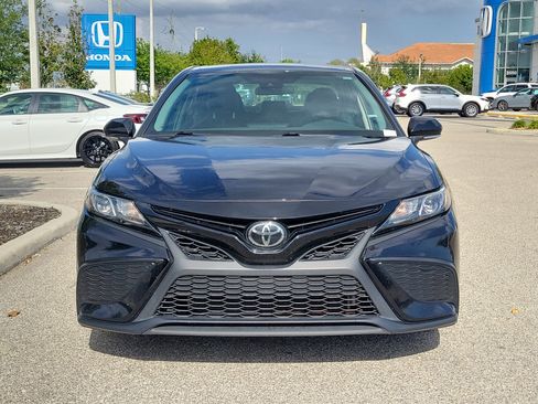 Used 2024 Toyota Camry SE FWD image 2