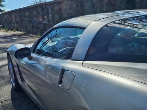 Used 2006 Chevrolet Corvette Coupe w/ Preferred Equipment Group image 21