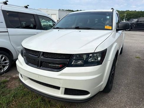 Used 2017 Dodge Journey SE w/ Flexible Seating Group FWD image 2