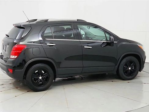 Used 2019 Chevrolet Trax LT w/ LT Convenience Package image 7