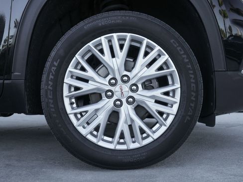 Used 2024 GMC Acadia Elevation image 28