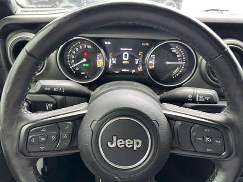 Used 2023 Jeep Wrangler Unlimited w/ Cold Weather Group AWD/4WD image 24
