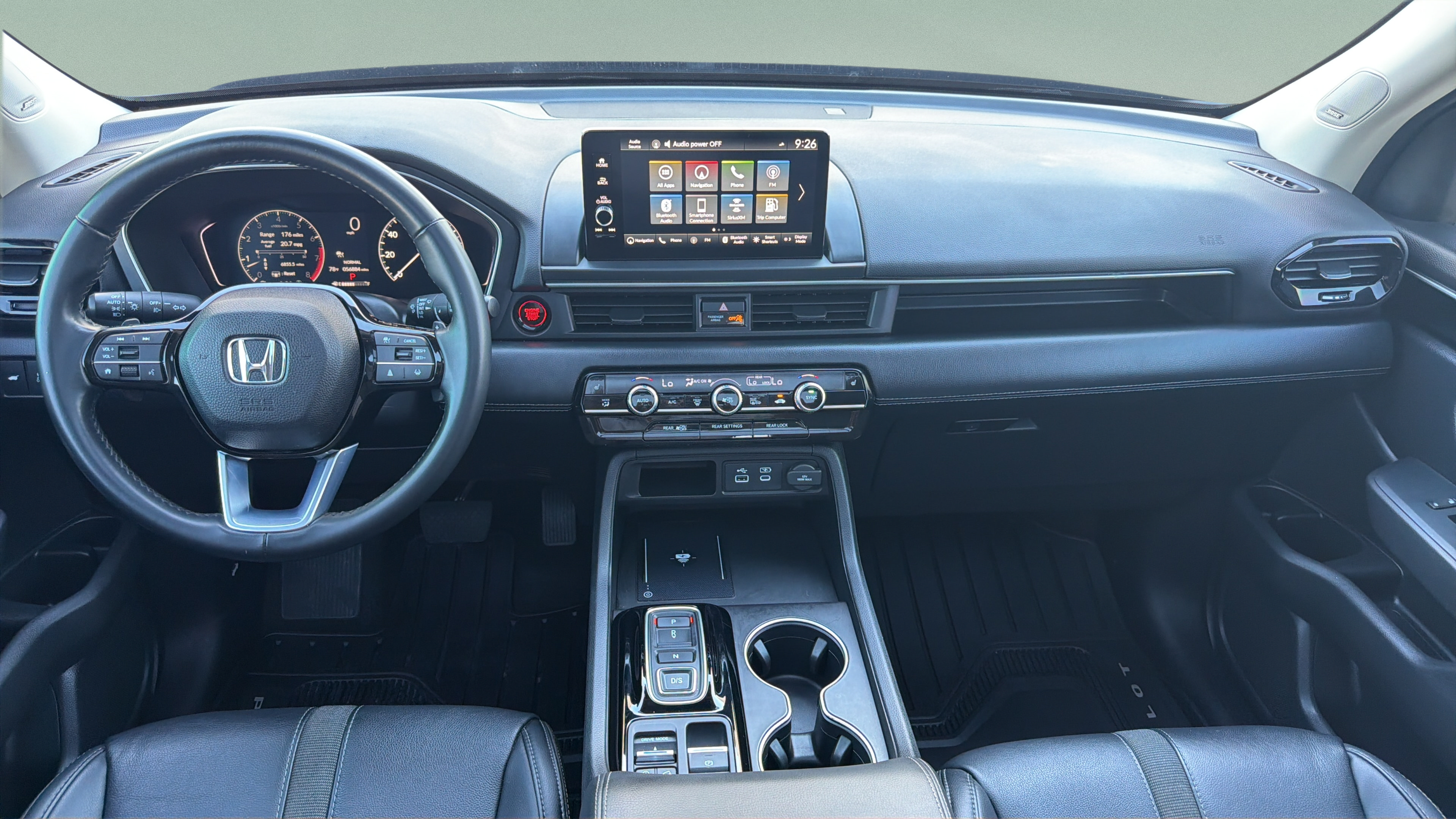 Used 2025 Honda Pilot Touring image 17
