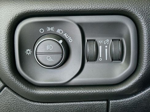 Used 2026 RAM 1500 Laramie w/ Night Edition AWD/4WD image 17