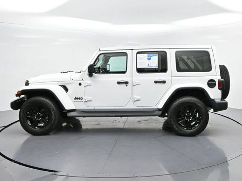 Used 2023 Jeep Wrangler Unlimited Sahara AWD/4WD image 4