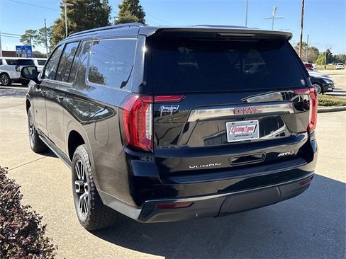 Used 2021 GMC Yukon XL AT4 w/ AT4 Premium Package image 7