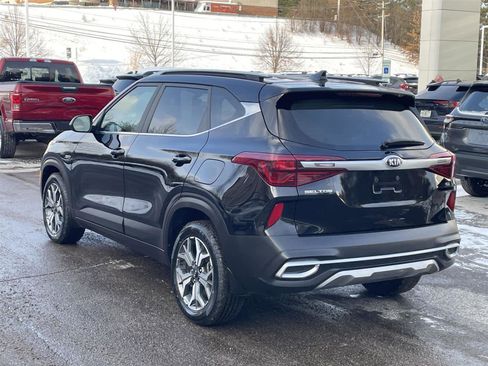 Used 2021 Kia Seltos EX image 3
