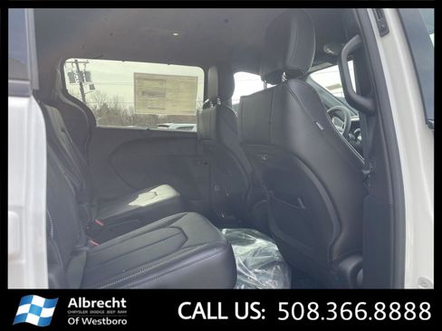 New 2026 Chrysler Pacifica Select w/ S Appearance Package AWD/4WD image 14