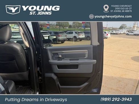 Used 2018 RAM 1500 Classic SLT w/ SLT Plus D←cor Group AWD/4WD image 15