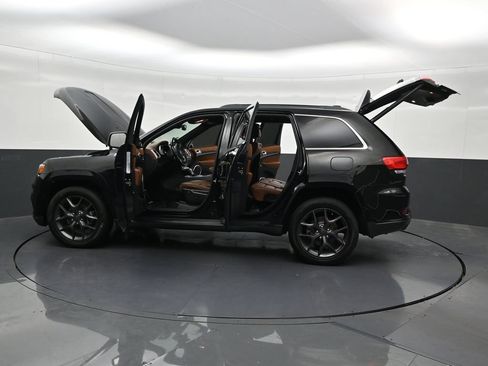 Used 2019 Jeep Grand Cherokee Summit w/ Trailer Tow Group IV RWD image 35