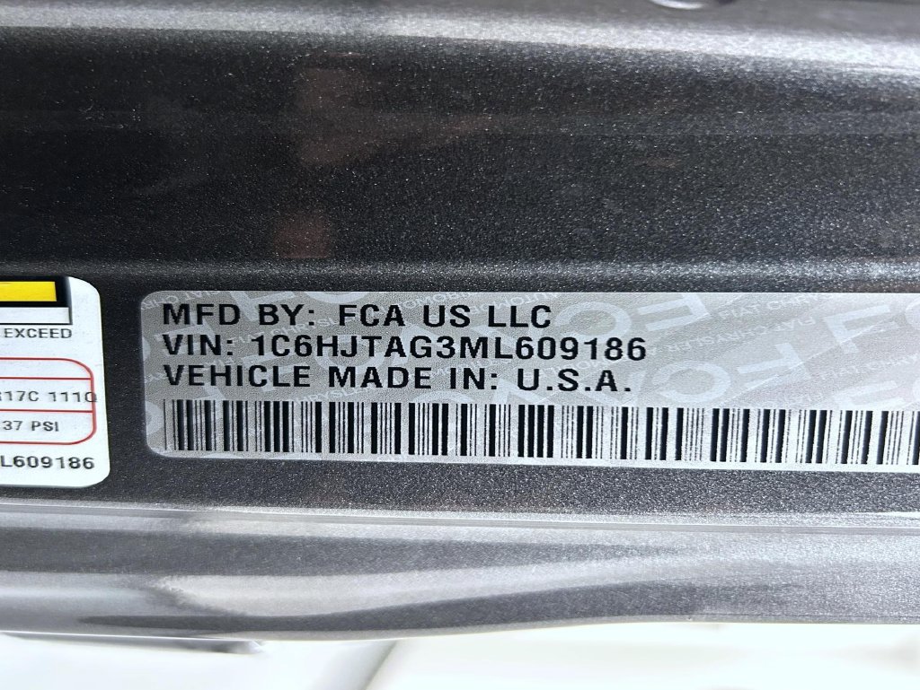 Used 2021 Jeep Gladiator Sport AWD/4WD image 25