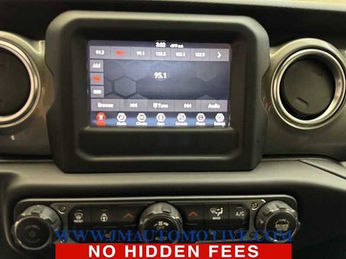 Used 2020 Jeep Gladiator Overland w/ Cold Weather Group AWD/4WD image 22
