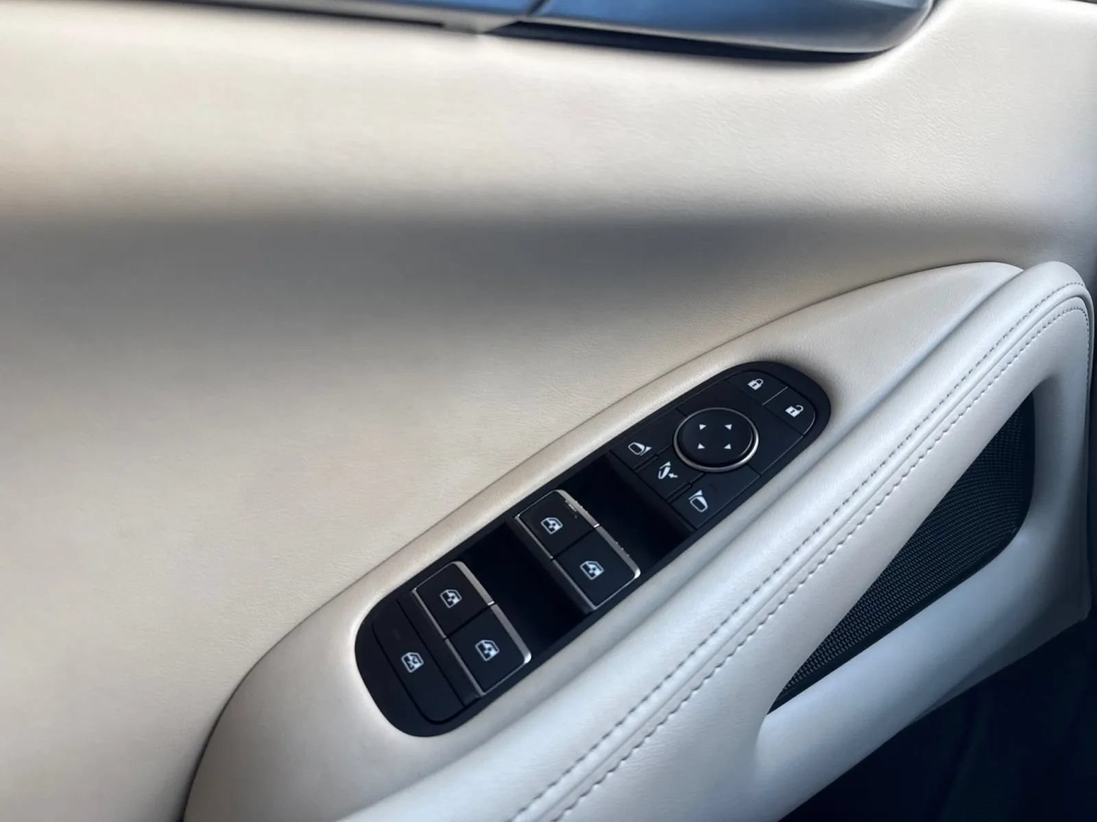 Used 2023 INFINITI QX60 Luxe w/ Cargo Package AWD/4WD image 25