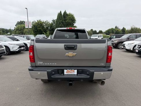 Used 2009 Chevrolet Silverado 3500 W/T AWD/4WD image 7