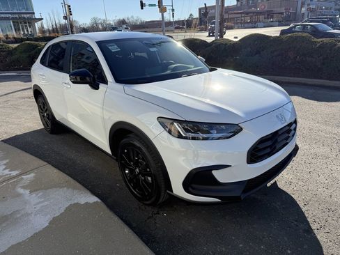 New 2026 Honda HR-V Sport image 3
