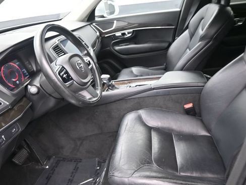 Used 2018 Volvo XC90 T5 Momentum w/ Convenience Package AWD/4WD image 11